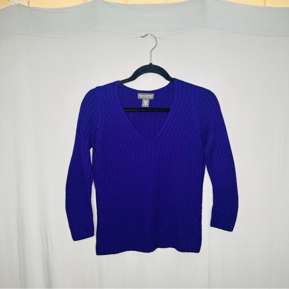 Banana Republic Extra fine Italian merino wool cable knit sweater v neck purple